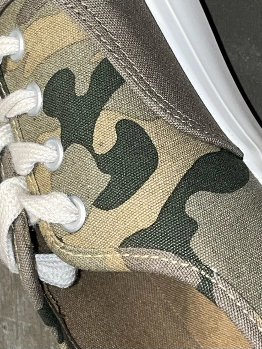 Old Navy Hunter Khaki Green Camo Boys Sneakers Lace Up NWT US 6